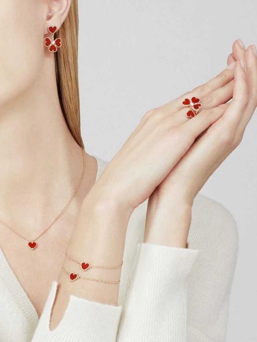 Van Cleef & Arpels VCA Silver Sweet Alhambra Red Heart Дамско Колие
