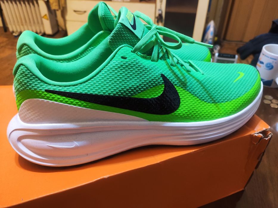 Продавам мъжки маратонки Nike