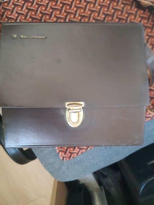 Aparat de filmat tip retro