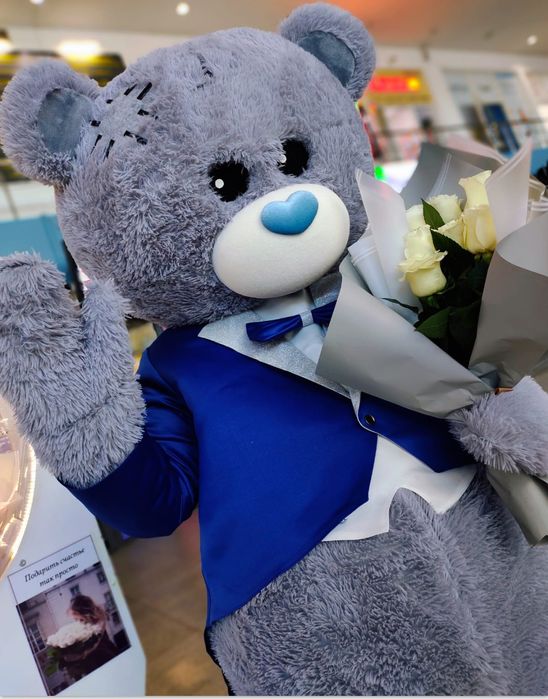 Предлагаем услугу аниматора с цветами и гелиевыми шарами