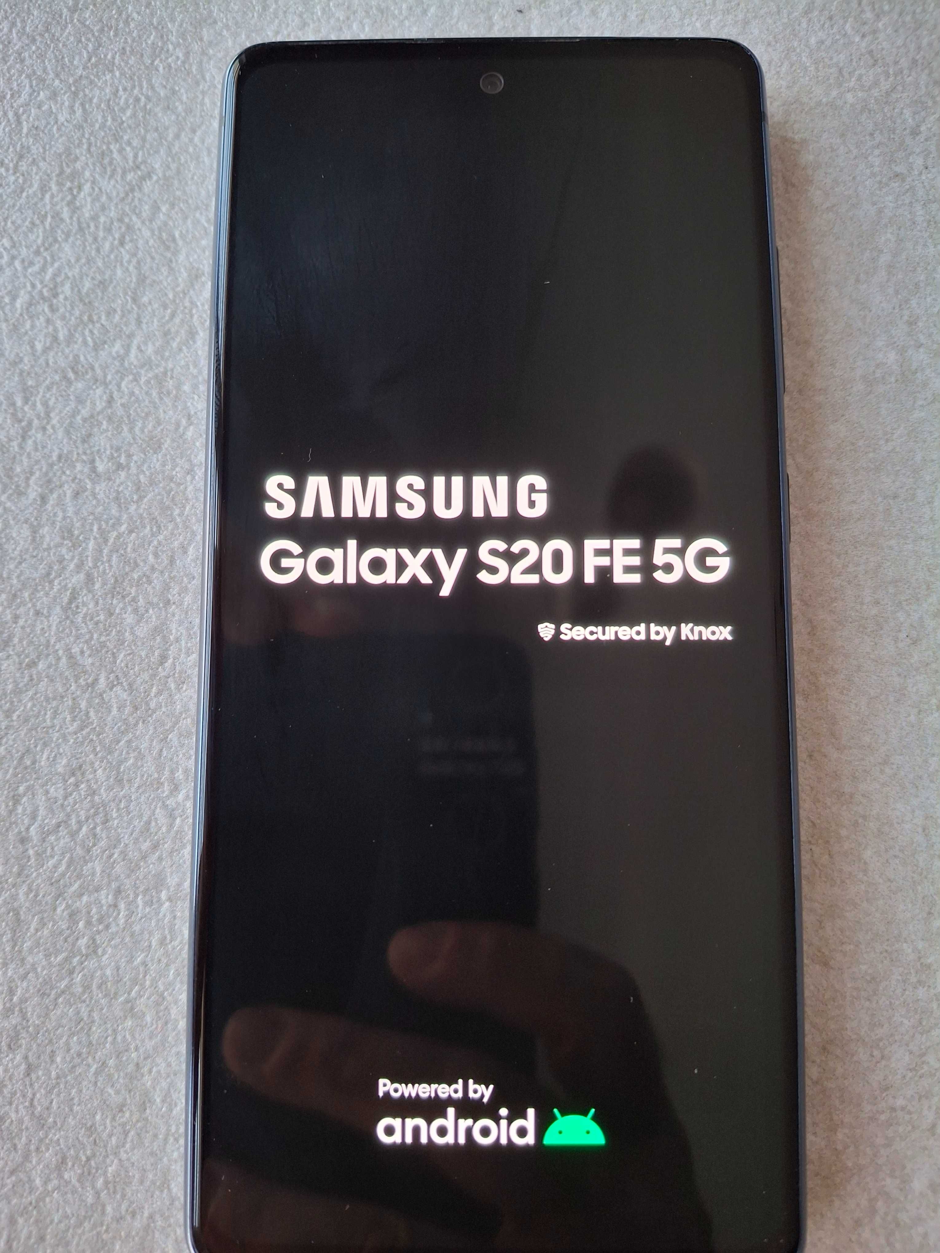 Samsung S20 FE 5G ,неразличим от нов.