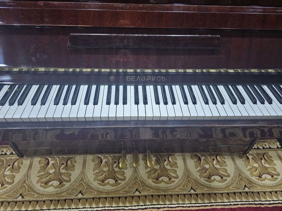 Срочно продаётся пианино ( БЕЛАРУСЬ )