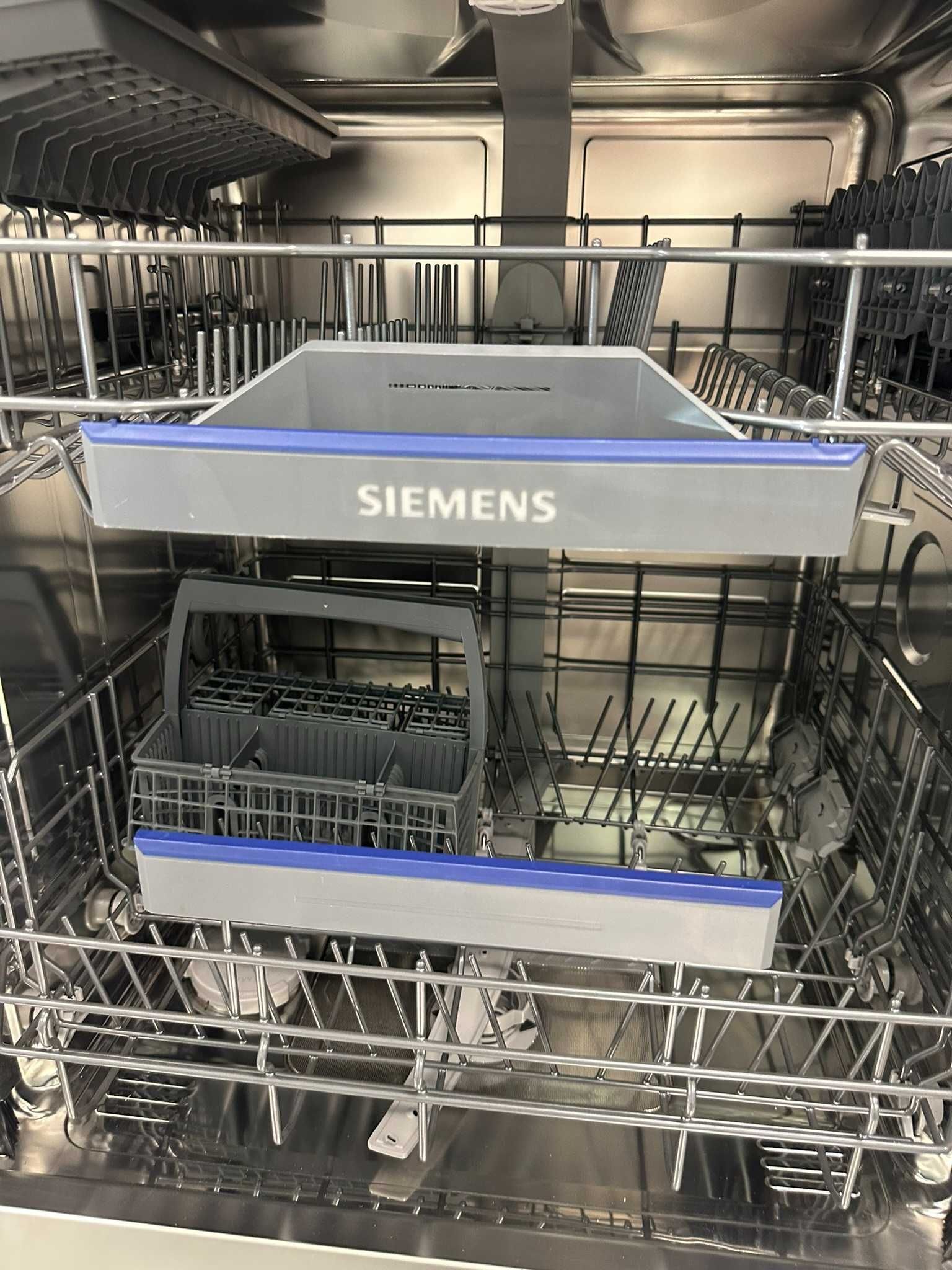 Siemens iQ300 Вградена съдомиялна 60 cm Inox