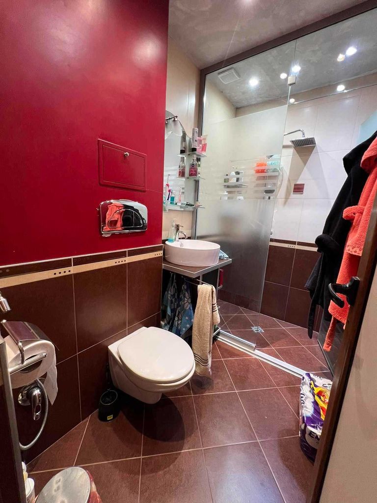 Продава се Четиристаен апартамент в Пловдив, Изгрев - 100 кв.м за 875 €/кв.м - Снимка #10