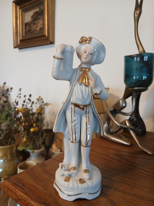 Bibelou din porțelan,proveniență Italia.