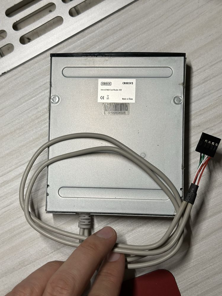 Vand cititor de carduri pe usb 2.0 intern