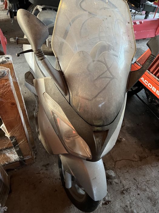 Scuter aprilia 200 cm