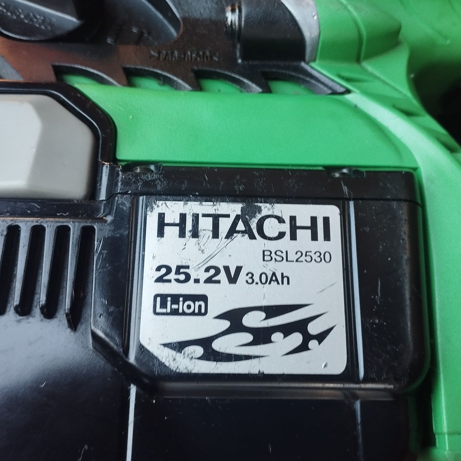 Акумулаторен Перфоратор HITACHI DH25DL Li-Ion