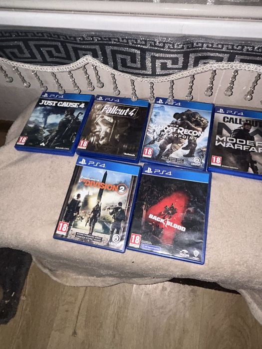 Playstation 4 pro/Плейстейшън 4 pro/Ps4 pro с нов джойстик и шест игри