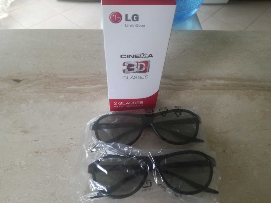 Продавам комклект оригинални 2бр.3D Очила на LG