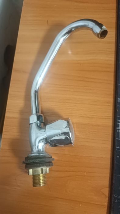 Продаются сместители, в нормальном состоянии.