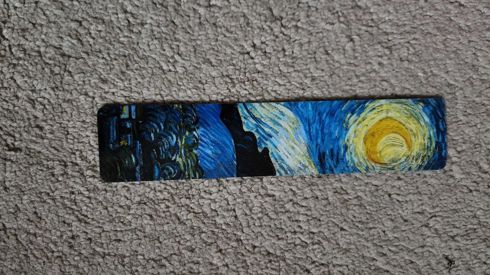 Книга "Пожирающая серость" Кристина Линн Эрман + закладка в подарок