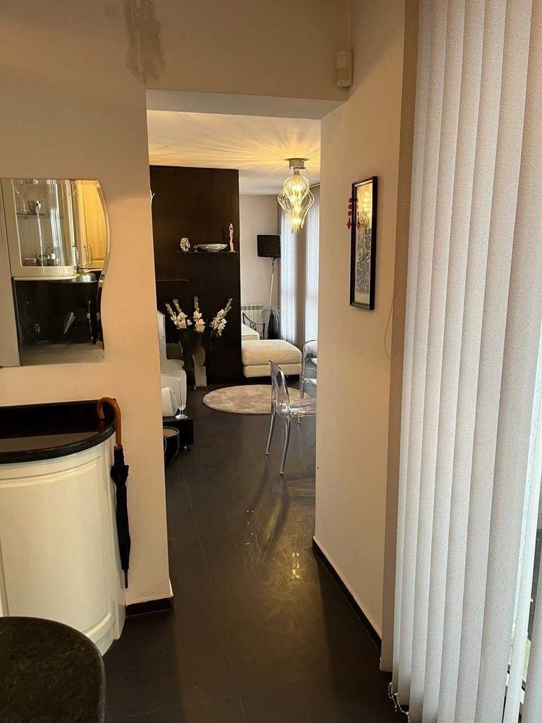 Дава се под наем Двустаен апартамент в София, Полигона - 50 кв.м за 650 € - Снимка #1