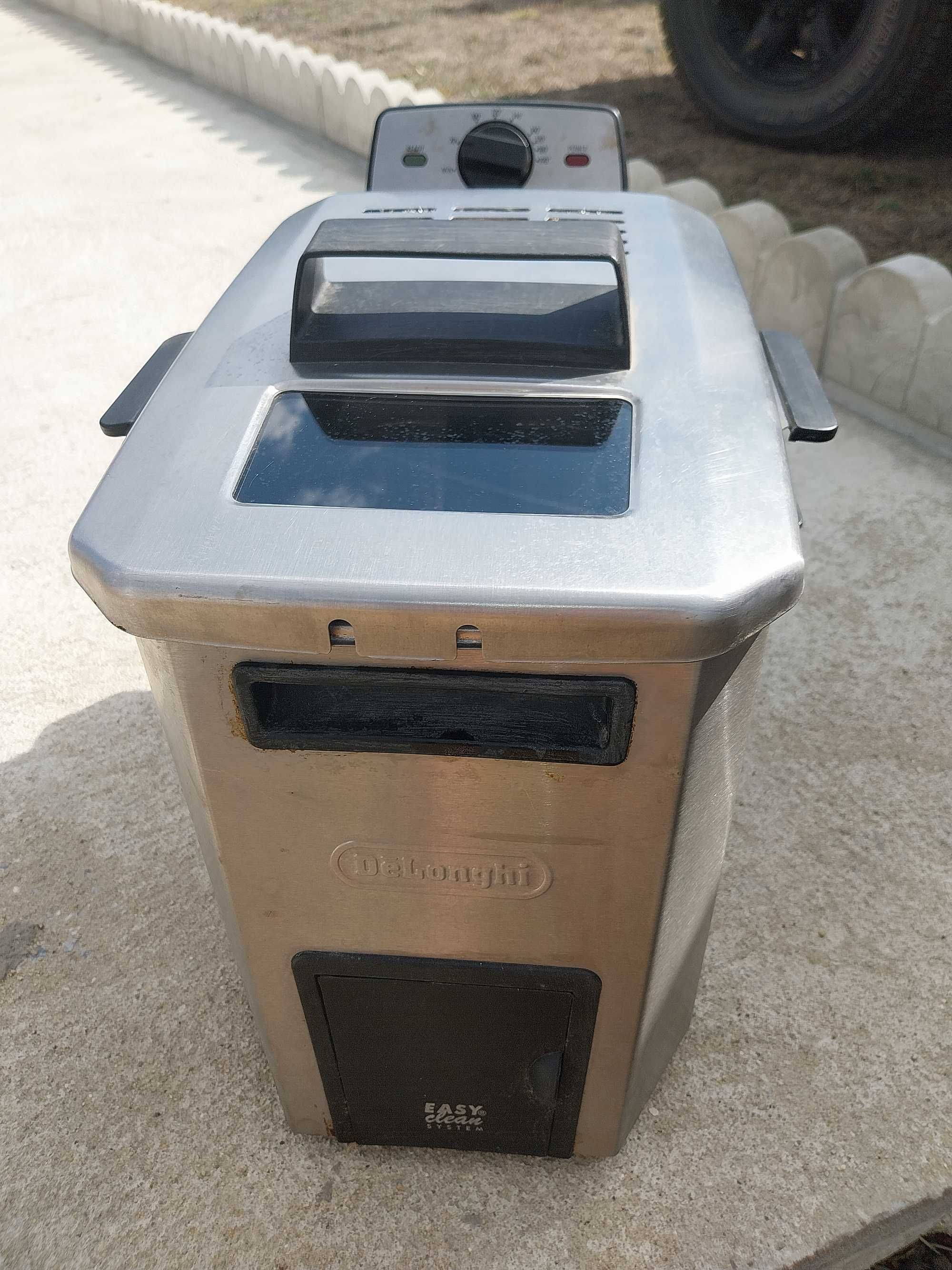 Фритюрник DeLonghi