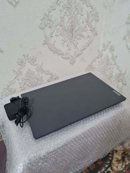 Ноутбук Lenovo V15