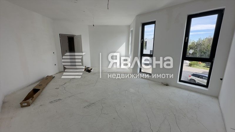 Тристаен апартамент