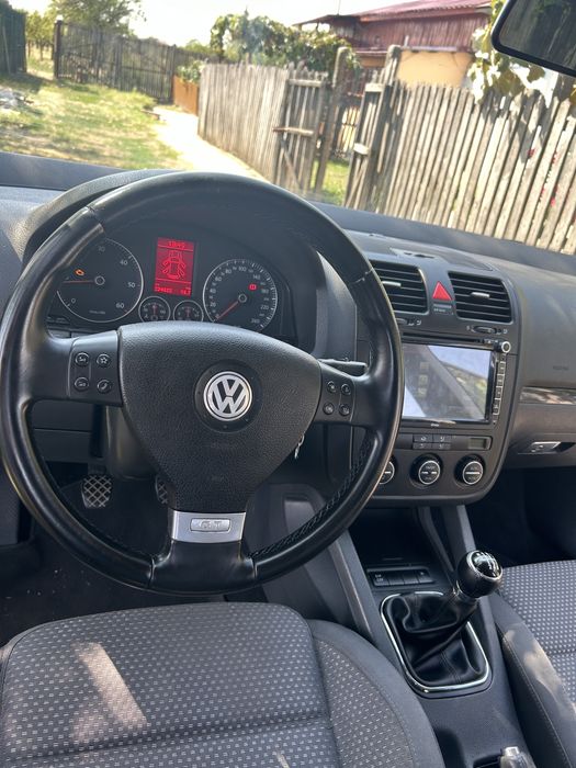 Golf 5 , pachet GT, 6 trepte, navigație, dublu climatronic, etc……………..