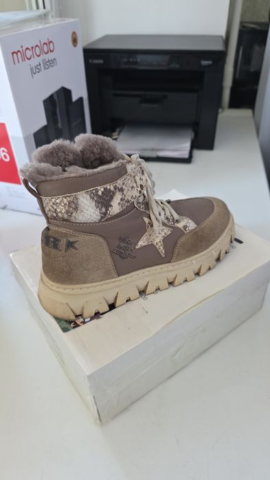 Продам зимние сапоги