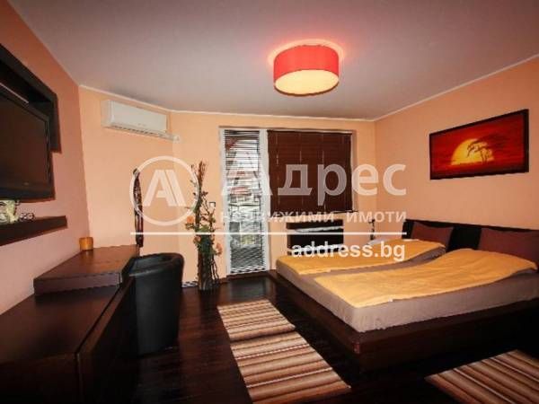 3-стаен, София, Борово, 160 кв.м., 305000 €