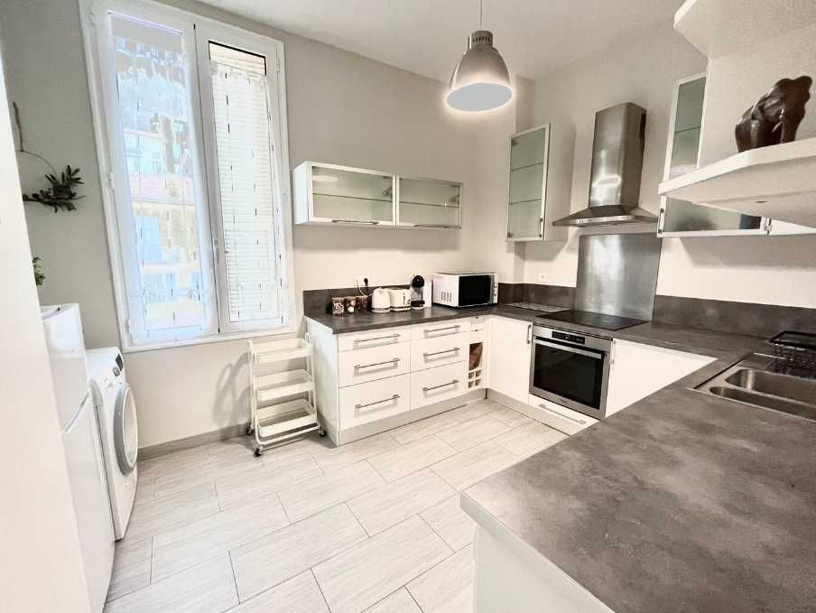 Дава се под наем Тристаен апартамент в Пловдив, Каменица 1 - 82 кв.м за 397.8 € - Снимка #2