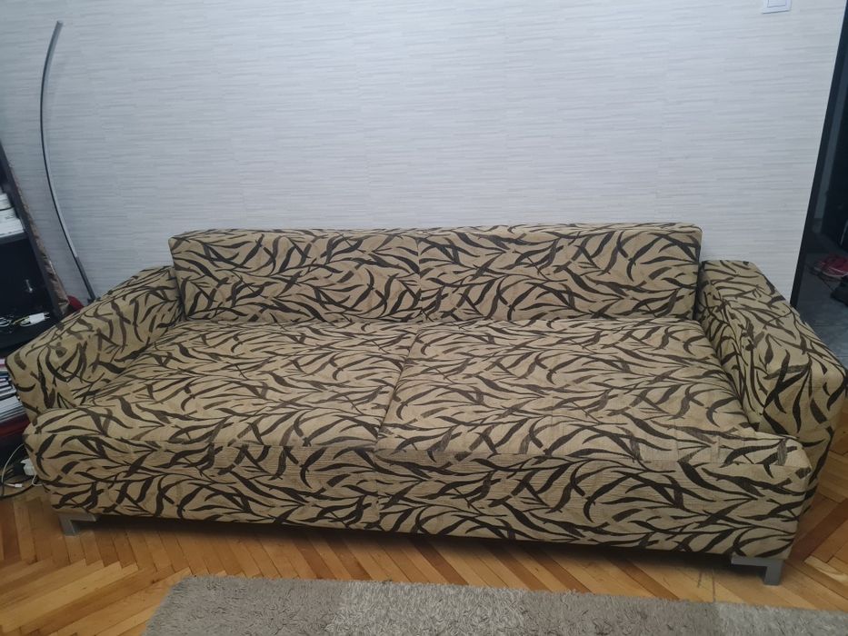 Canapea 3 locuri extensibila , 2 locuri fixa și mobila