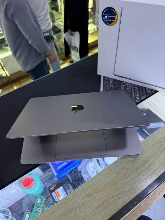 MacBook Air M3 2024 SSD 256 DDR8GB
