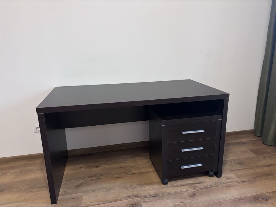 Masa de birou cu dulapior