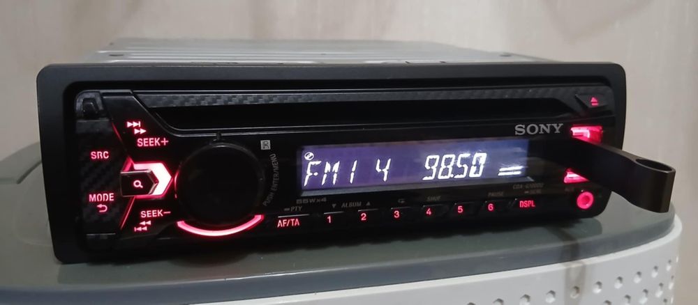 CD USB Sony радио за кола флашка диск аукс 4x50W