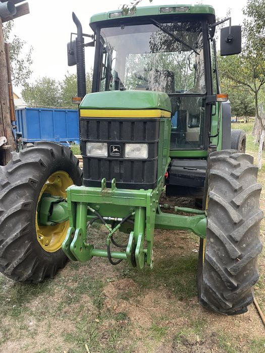 Tractor John Deere 6100