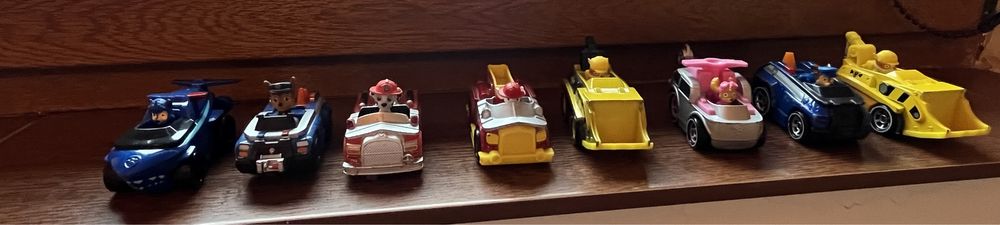 Turnul PAW PATROL + set complet echipa catelusilor