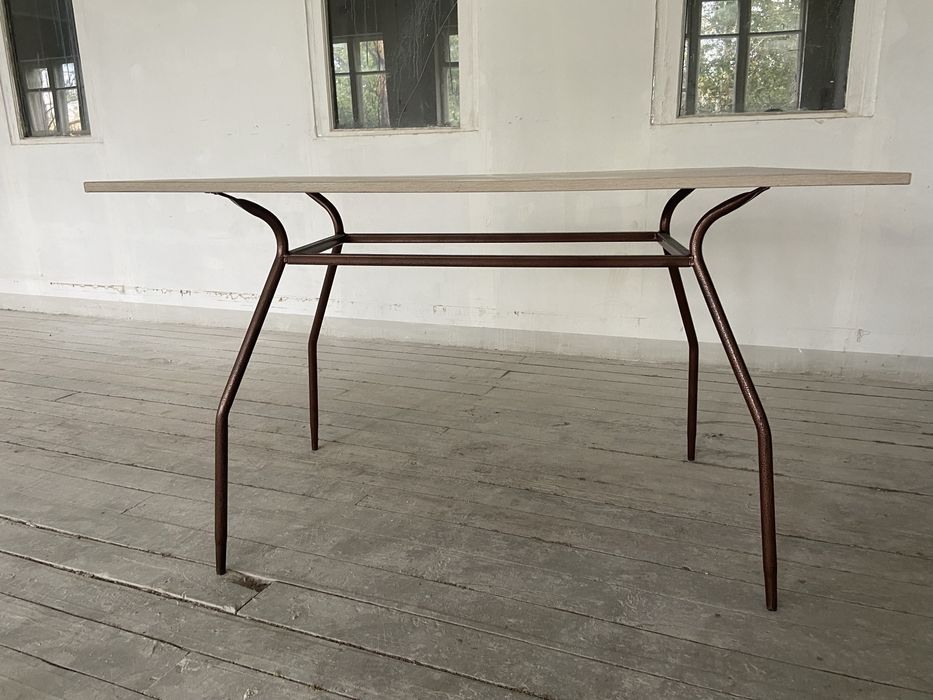 продам столы почти новые