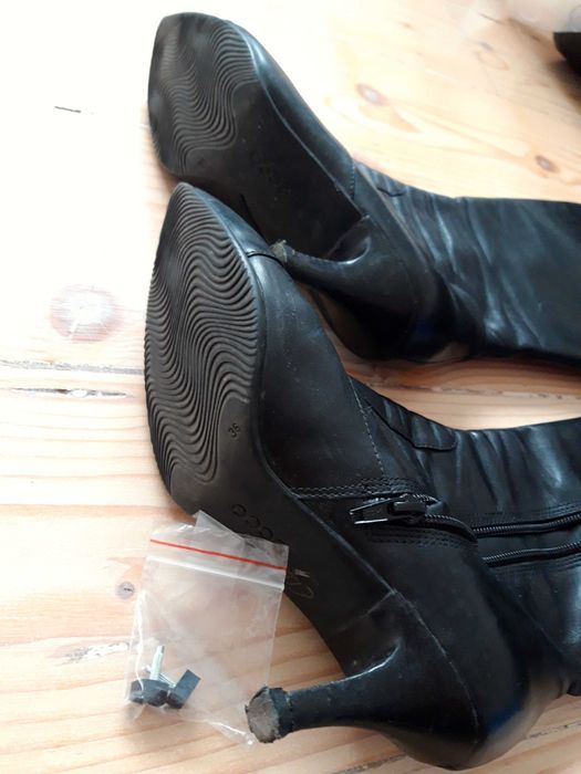 cizme negre din piele de foarte buna calitate