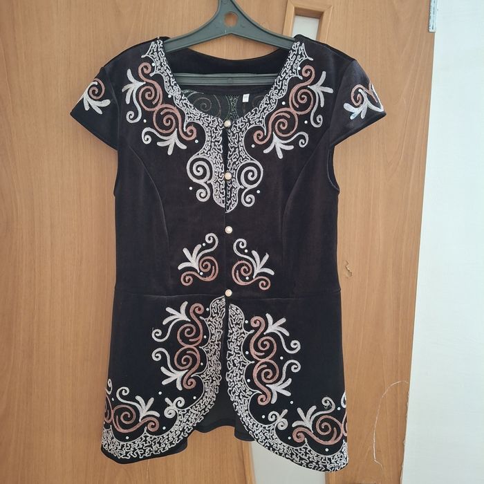 Продам камзол 4000