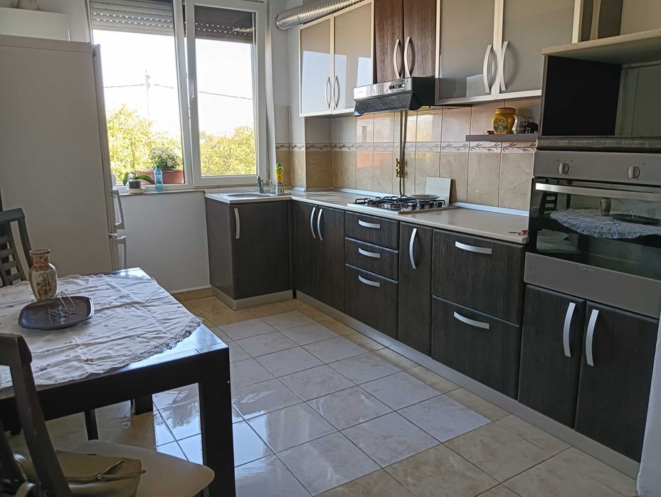 Apartament de inchiriat cu o camera cu centrala proprie pe gaz