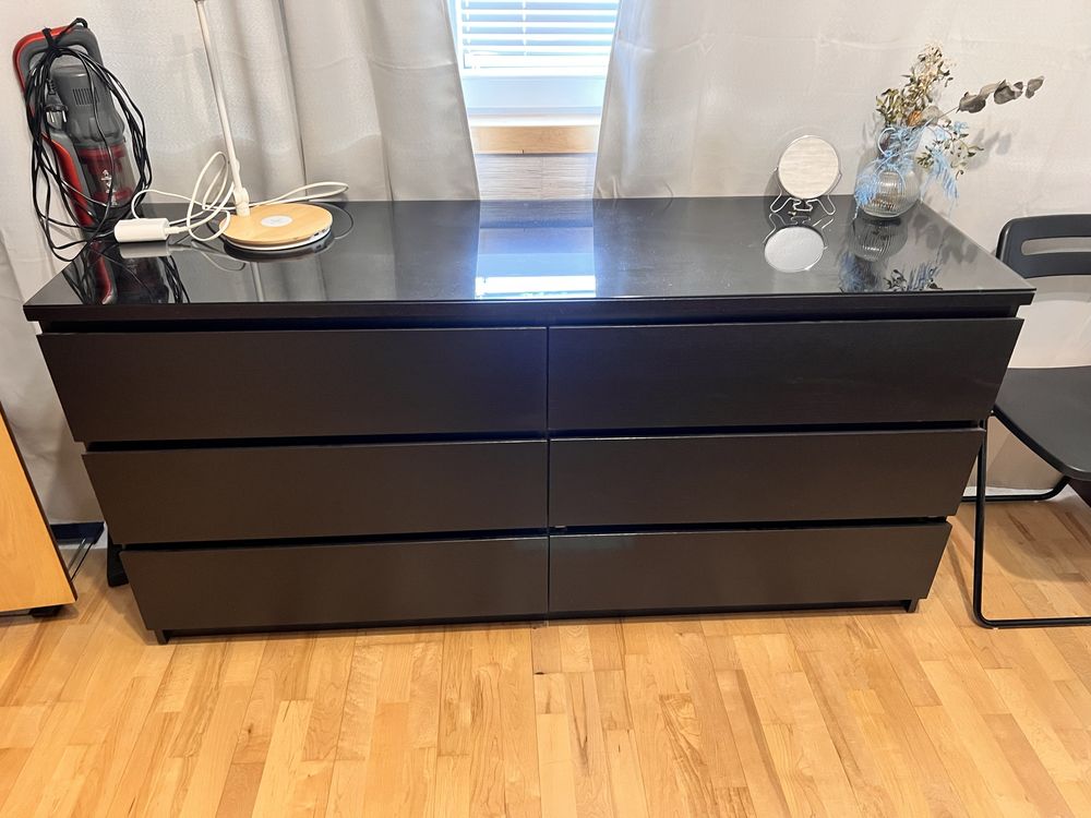 Скрин MALM IKEA със стъклен плот