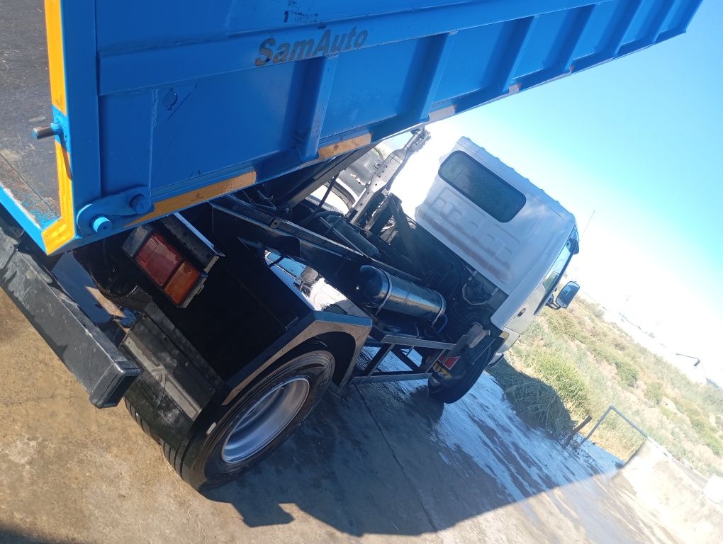 Isuzu samosval 2010