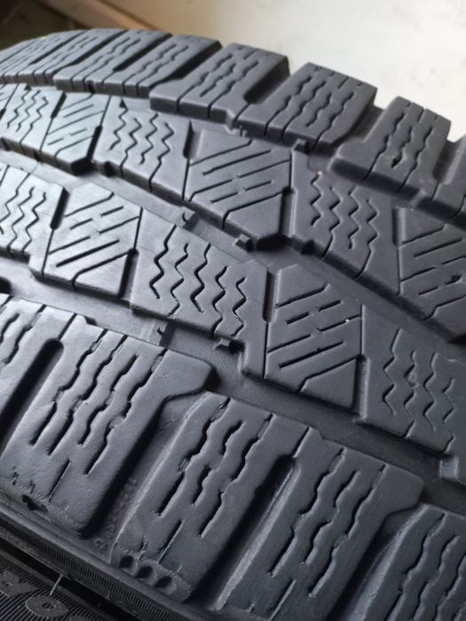 2 anvelope 215/60/17 C Michelin