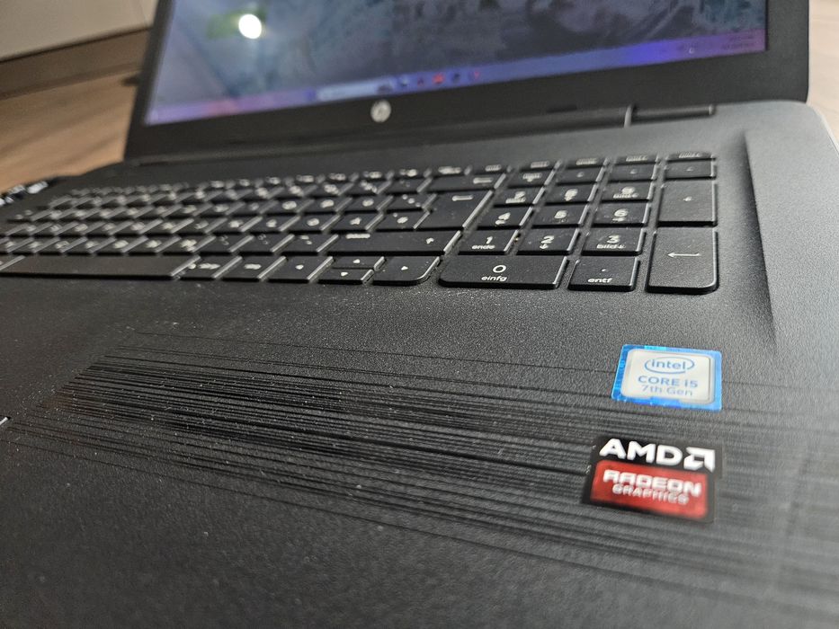 Laptop Gaming HP 17.3 LED, Intel i5 7th, 8GB DDR4, 2 placi video, SSD
