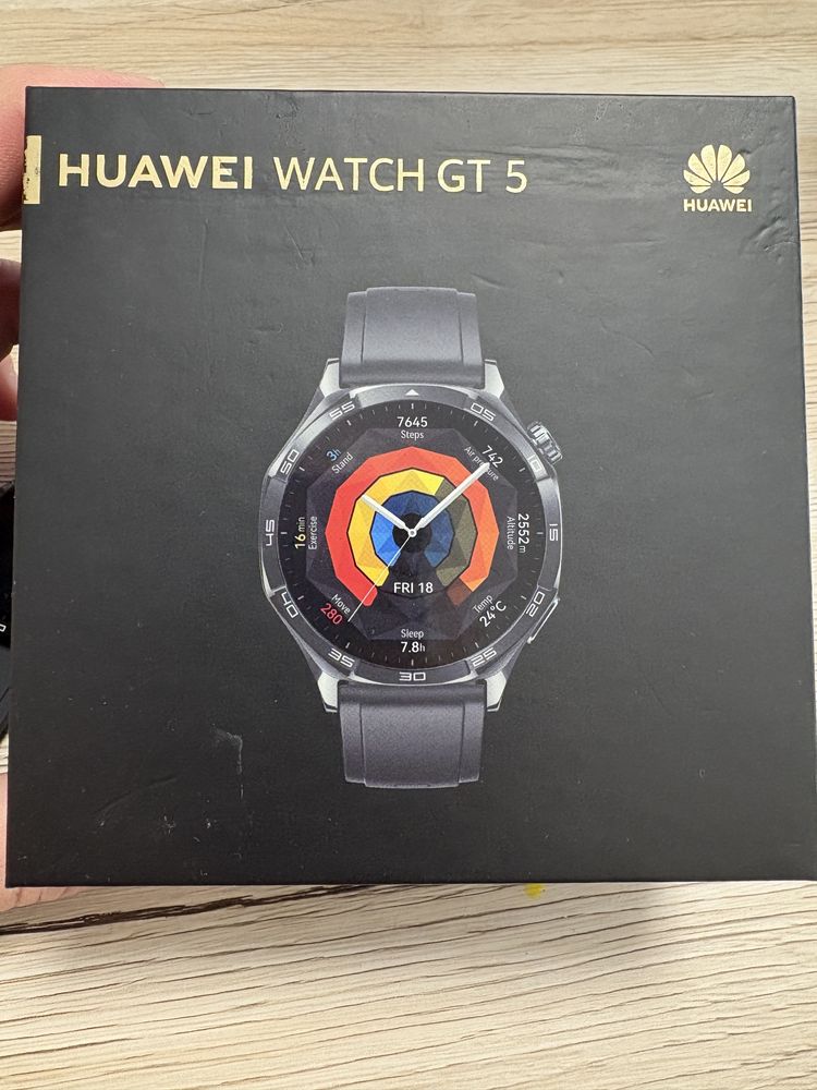 Часовник Huawei GT5 НОВ