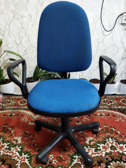 Продам офисное кресло