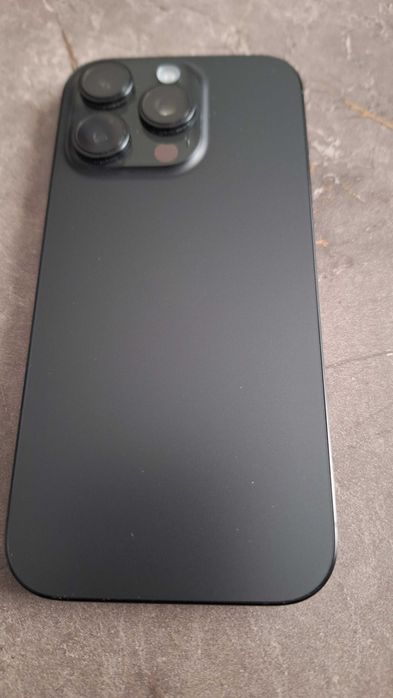 Телефон iPhone 16 Pro