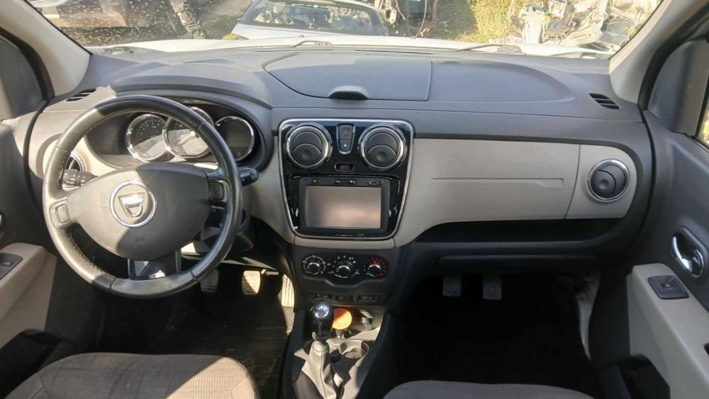 Дачия Лоджи 1,5дци . На части