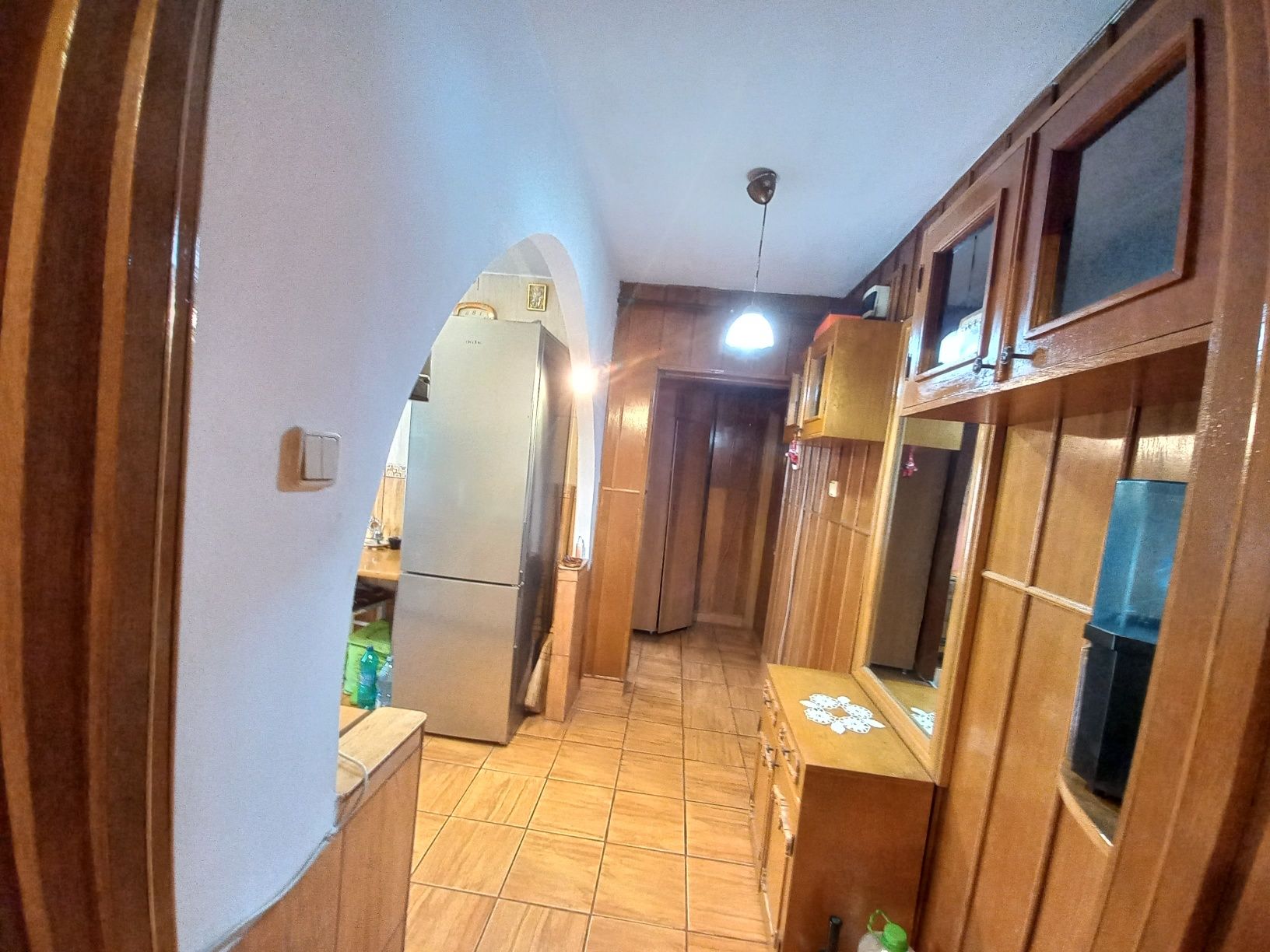 Vând apartament cu 3 camere semidecomandat