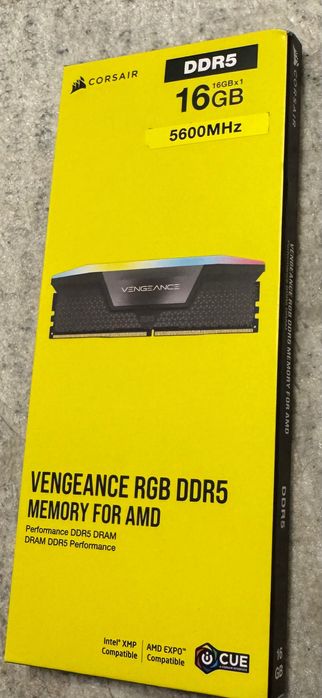 Vand memorie DDR5 Corsair Vengeance RGB 16GB 5600Mhz CL40, sigilata