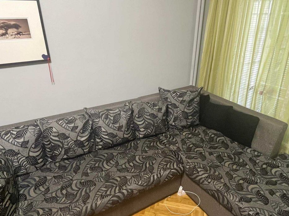 ПОДАРЯВАМ ъглов диван.