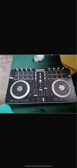 Consola dj numark mixtrack pro 2