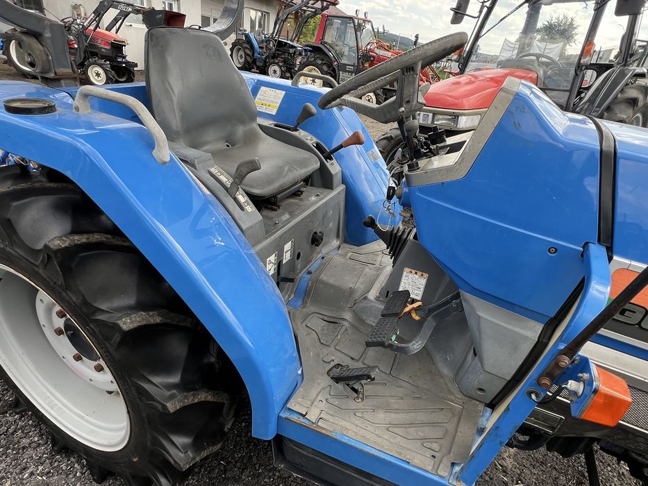 Tractoras tractor japonez iseki  geas 273