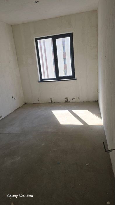 Урикзор резиденс мажмуасида , 2 хонали уй сотилади . Кадастри бор