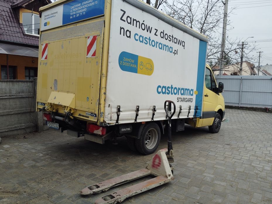 Transport marfa încărcare ,descărcare cu lift