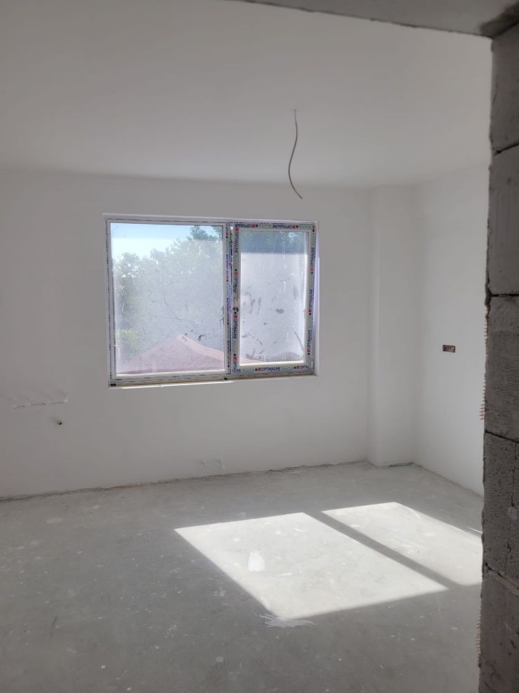apartament 74 mp utili 2 camere cu balcon etaj 1 zona cet